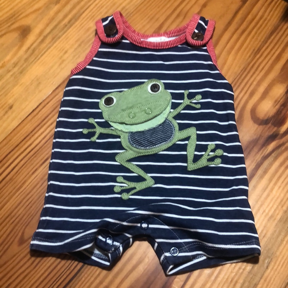 Mud pie 0-3month frog outfit